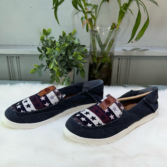 Yellow Box slip ons - Picture 1 of 8